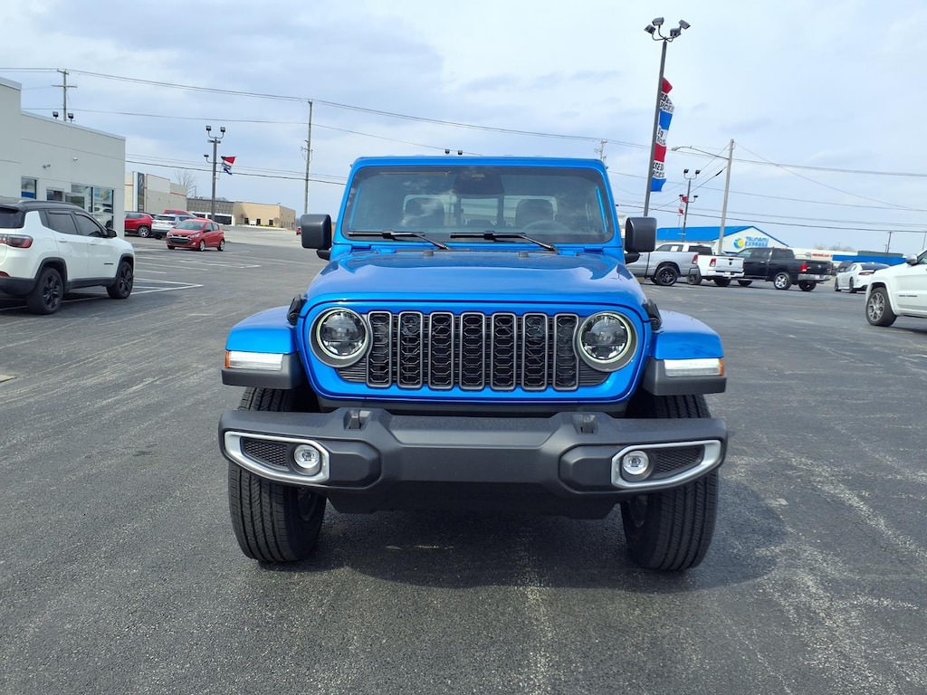 New 2026 Jeep Gladiator Sahara Pickup