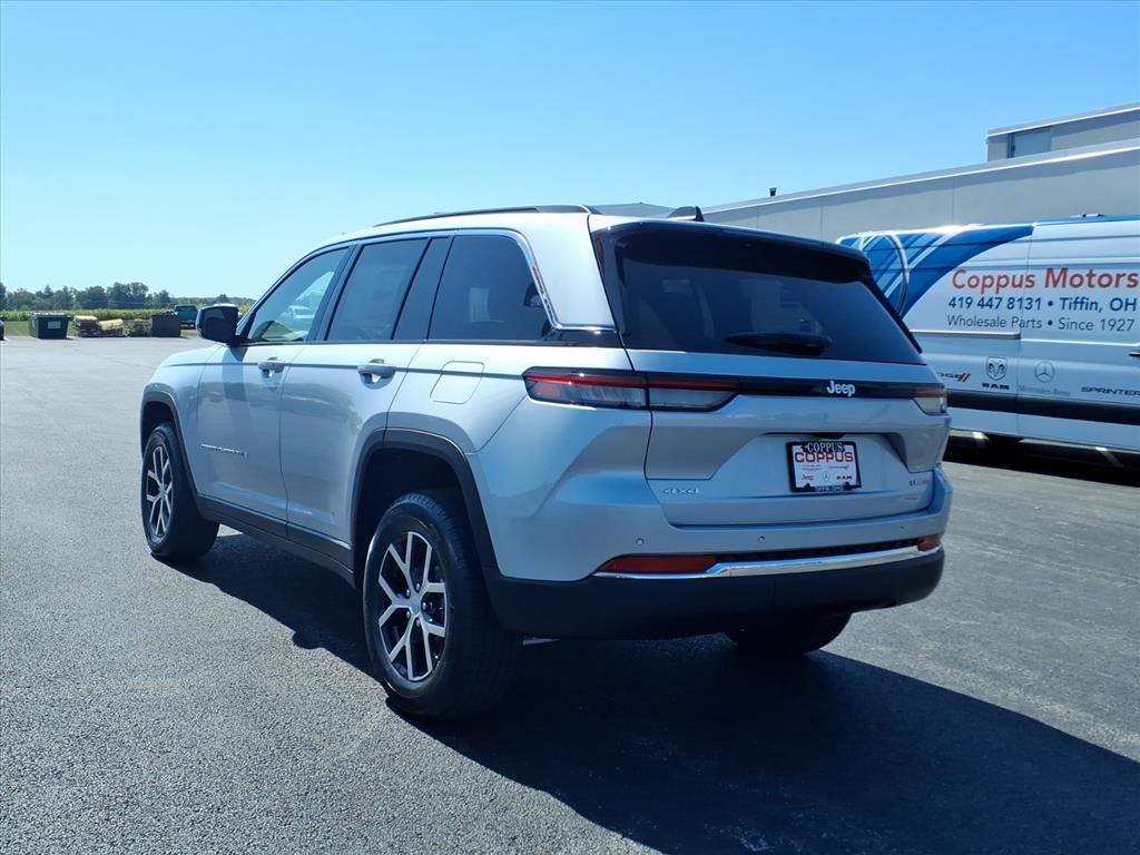 2025 Jeep Grand Cherokee Limited photo 3