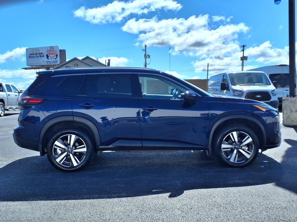 2024 Nissan Rogue SL photo 3