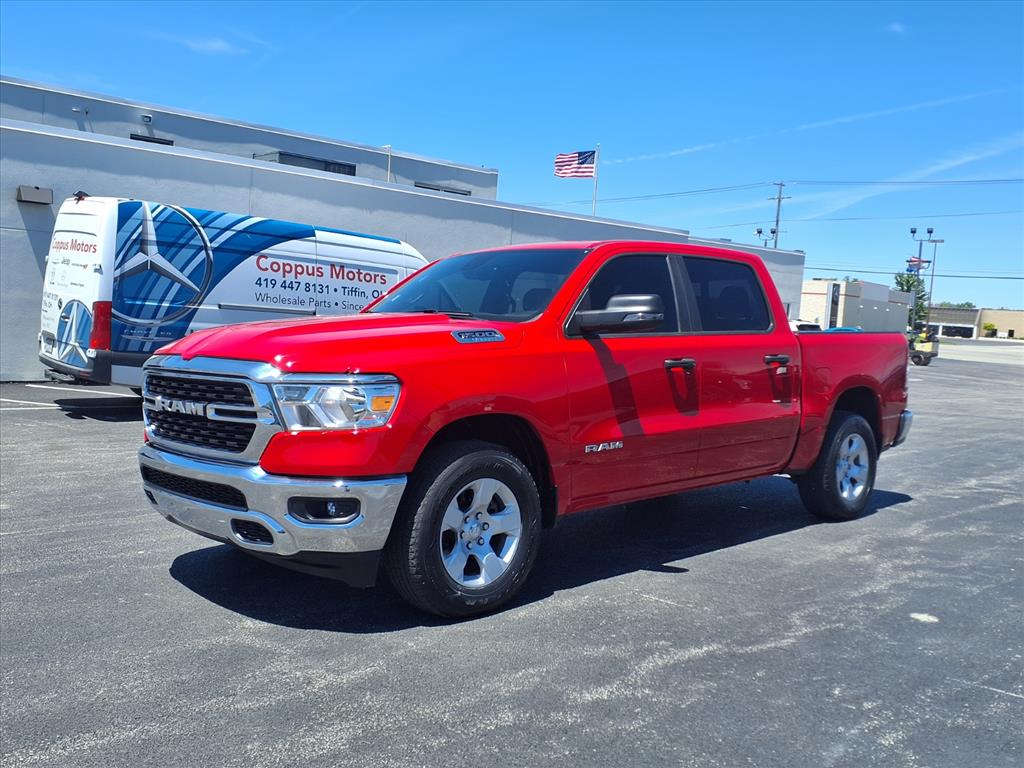 2023 RAM 1500 Big Horn/Lone Star 4x4 Crew Cab 5'7's photo