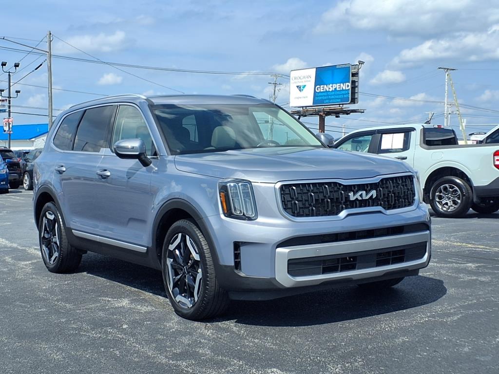 2023 Kia Telluride EX photo 3
