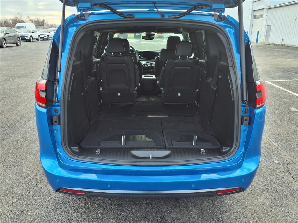 2026 Chrysler Pacifica Select - Photo 7