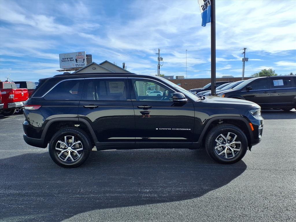 2025 Jeep Grand Cherokee Limited photo 2