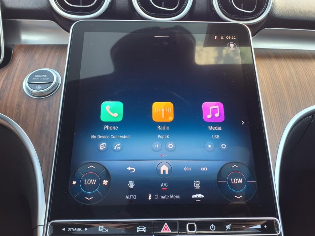2025 Mercedes-Benz C-Class Sedan C 300 - Photo 18