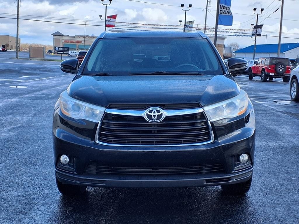 Used 2014 Toyota Highlander XLE with VIN 5TDJKRFH2ES022179 for sale in Tiffin, OH