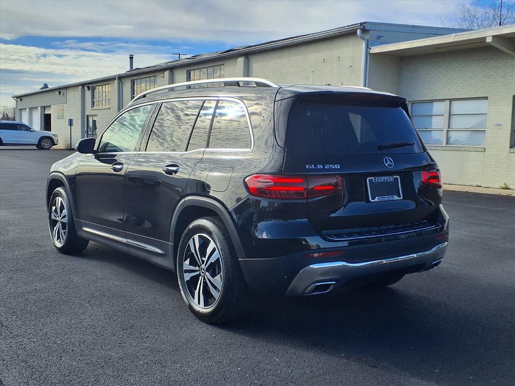2025 Mercedes-Benz GLB Base - Photo 8