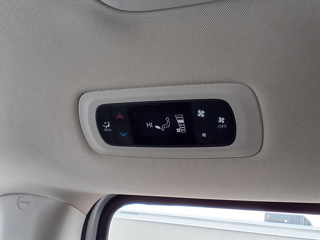 2022 Chrysler Voyager LX - Photo 15