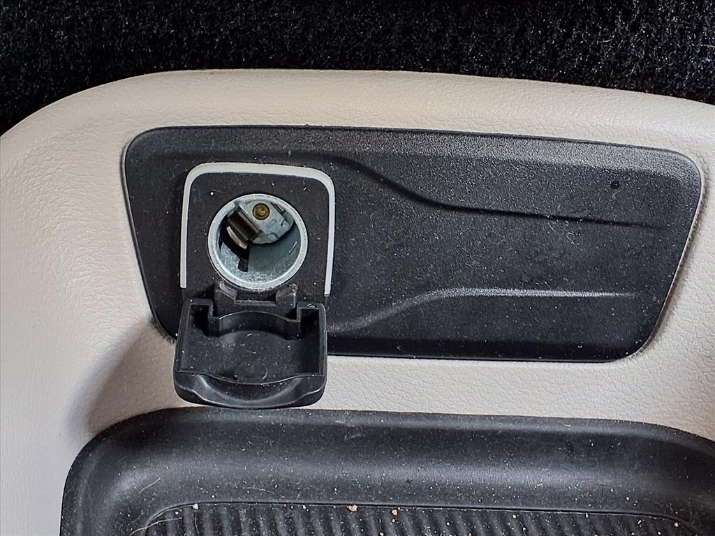 2022 Chrysler Voyager LX - Photo 28