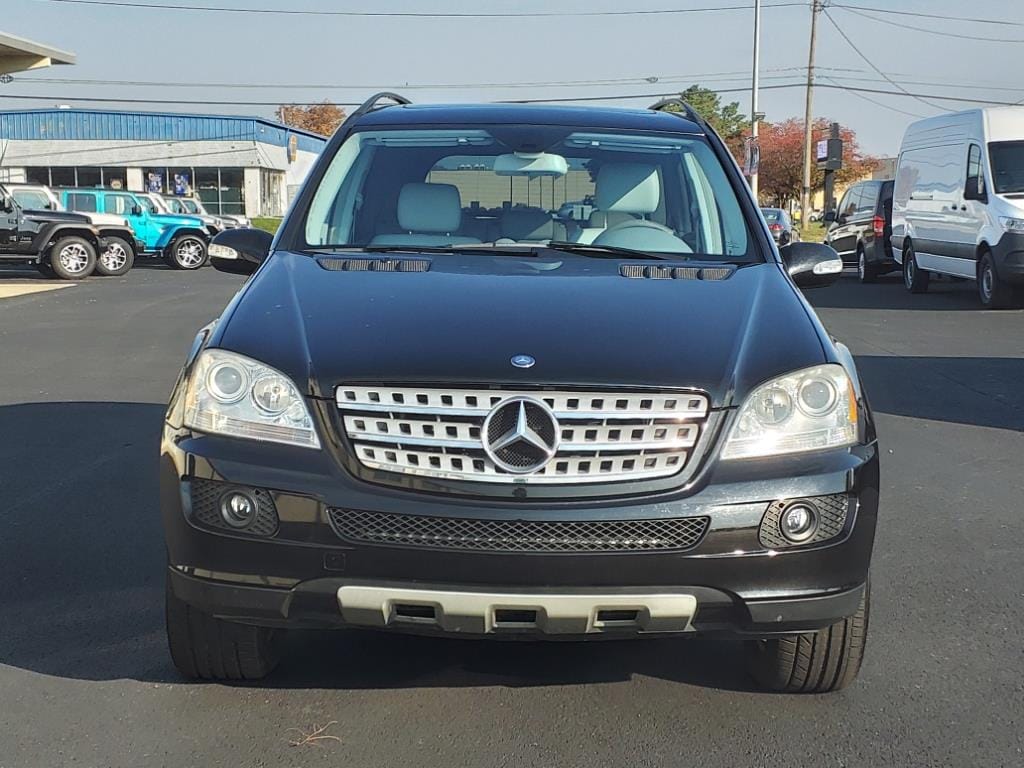 Used 2008 Mercedes-Benz M-Class ML350 with VIN 4JGBB86E08A335989 for sale in Tiffin, OH