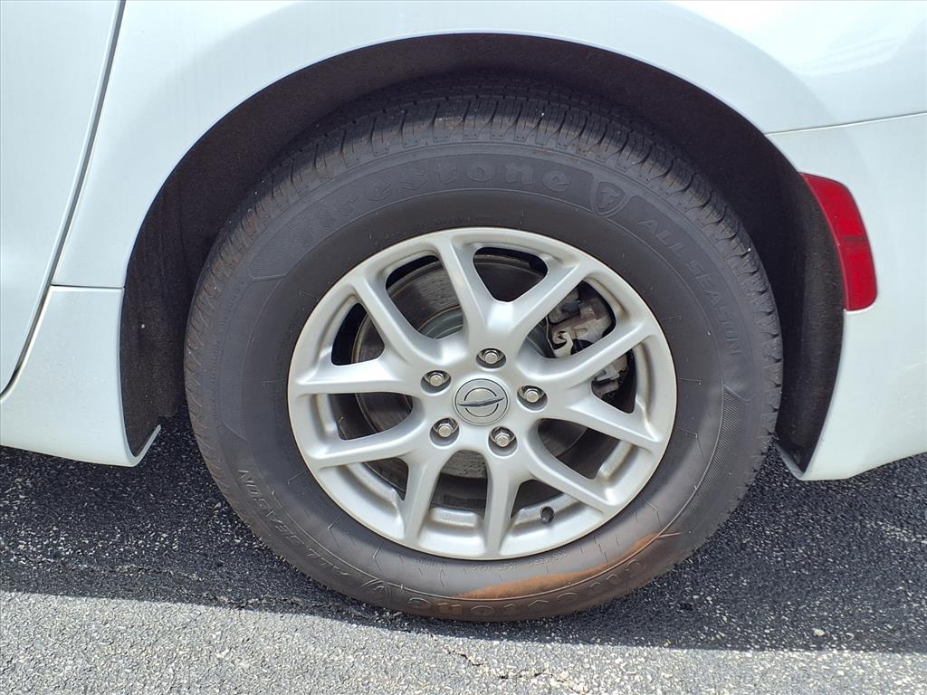 2022 Chrysler Voyager LX - Photo 9