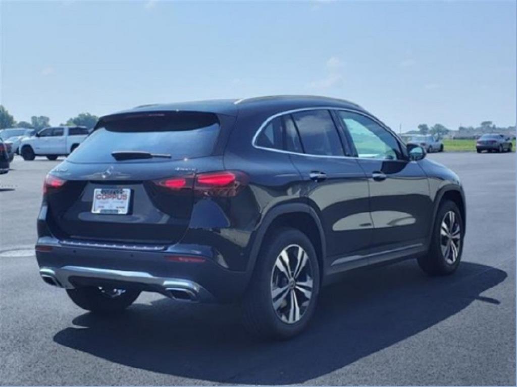 2025 Mercedes Benz GLA 250 4MATIC photo 3