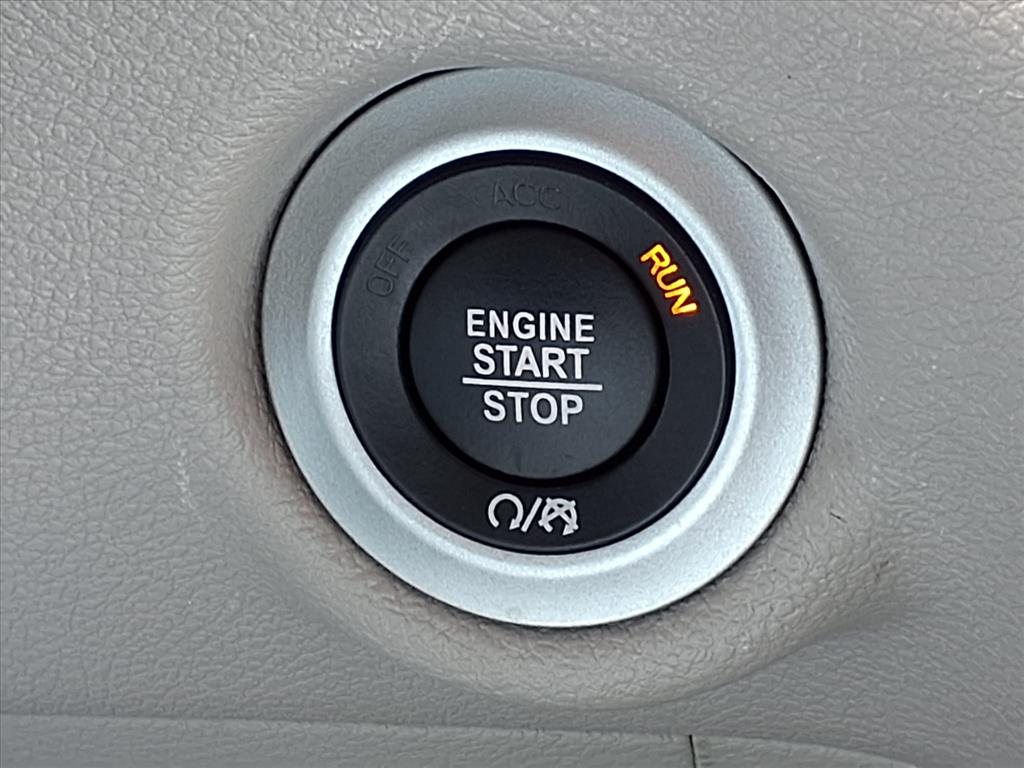 2022 Chrysler Voyager LX - Photo 30