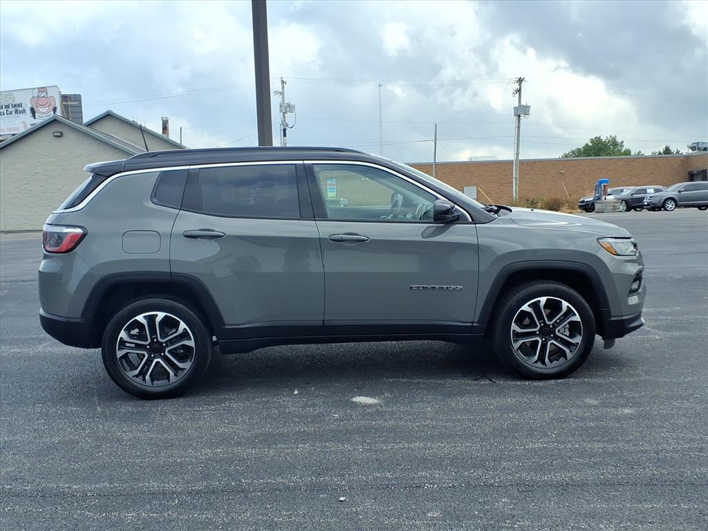 2022 Jeep Compass Limited photo 3
