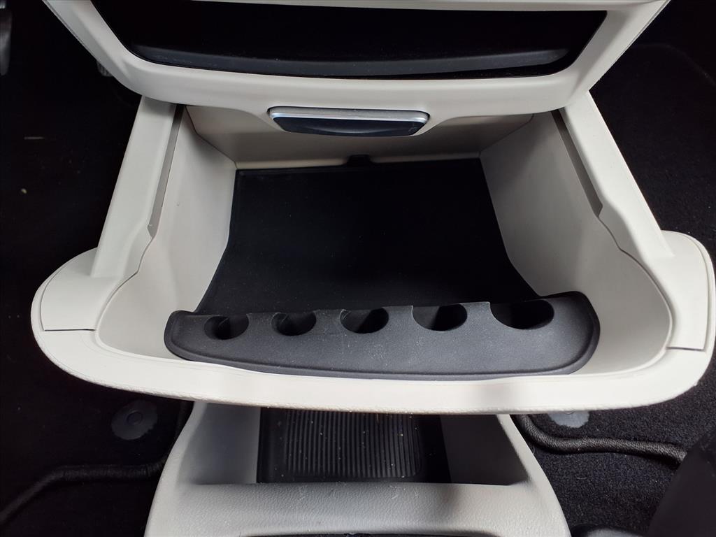 2022 Chrysler Voyager LX - Photo 27
