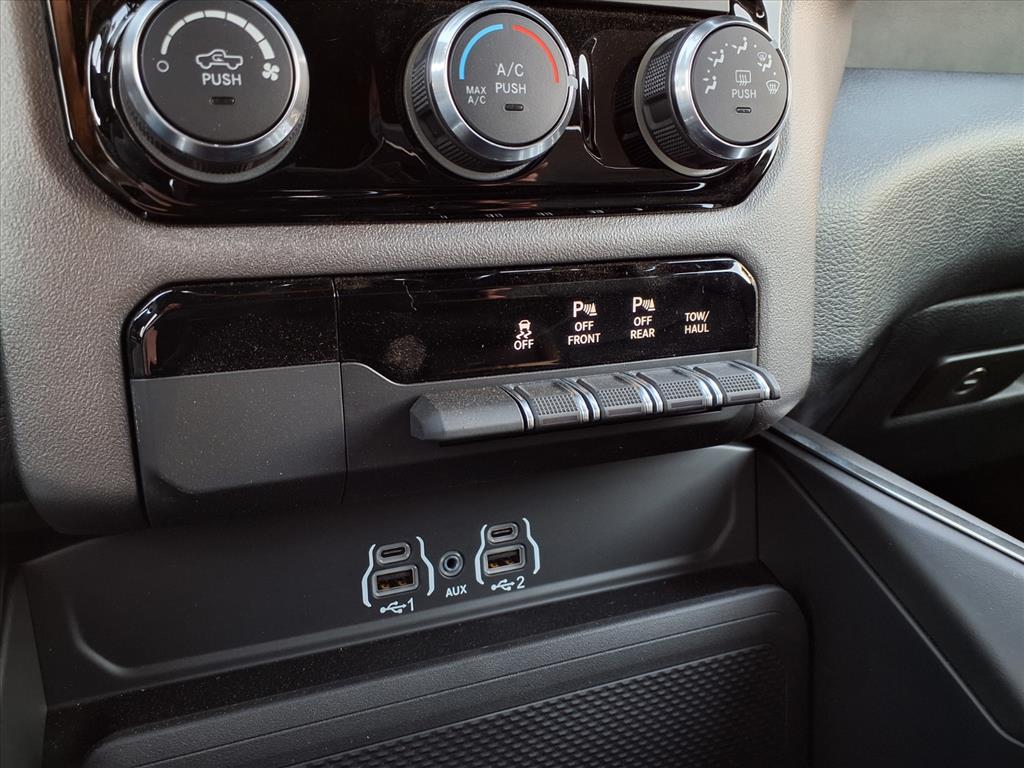 2025 RAM Ram 1500 Pickup Tradesman - Photo 18