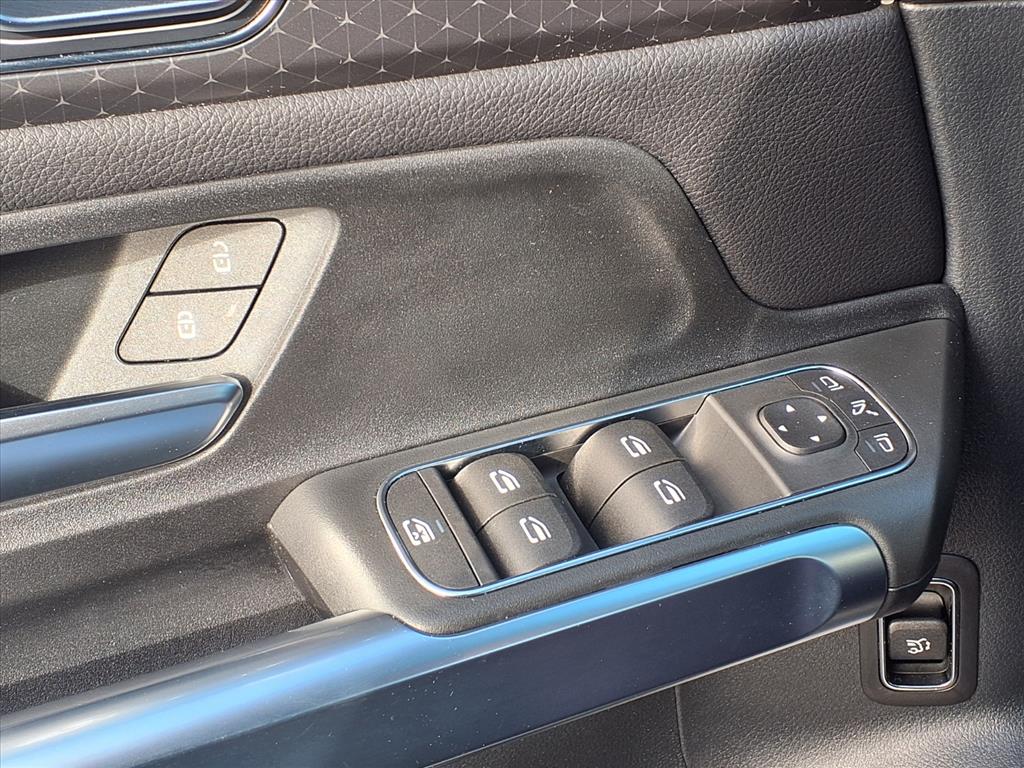 2025 Mercedes-Benz GLB Base - Photo 21