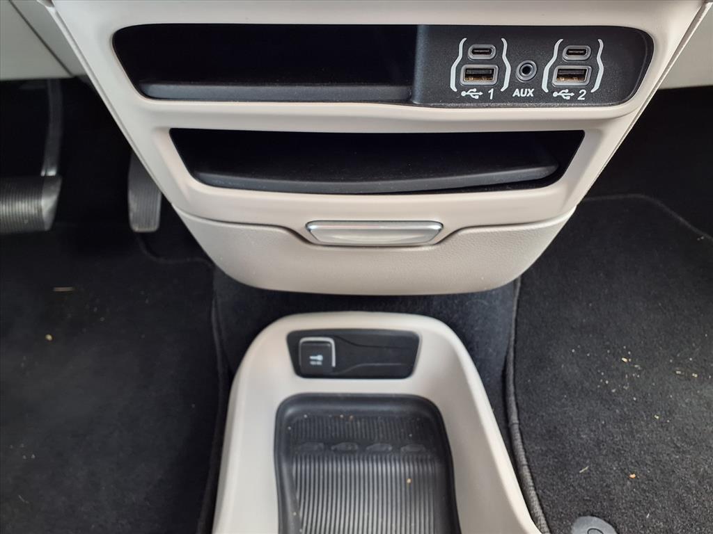 2022 Chrysler Voyager LX - Photo 26