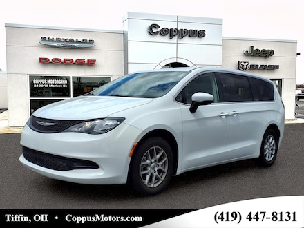 2022 Chrysler Voyager LX Van Passenger Van
