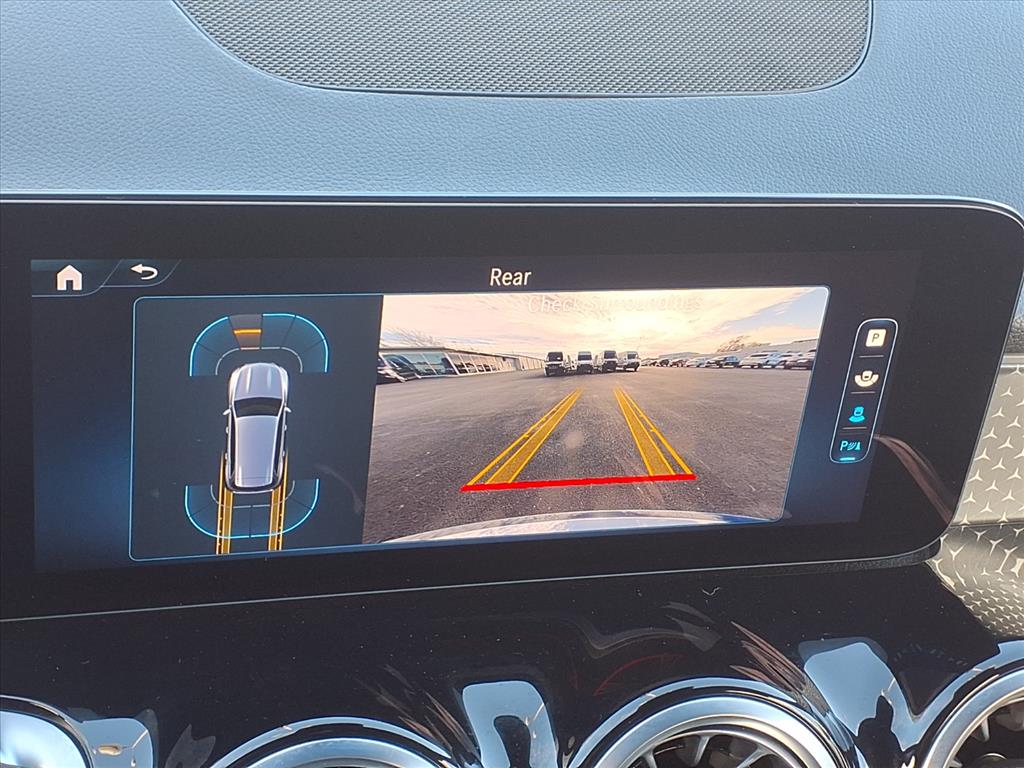 2025 Mercedes-Benz GLB Base - Photo 24