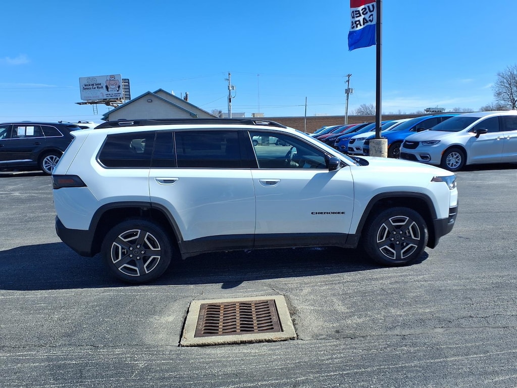 New 2026 Jeep Cherokee Laredo Sport Utility