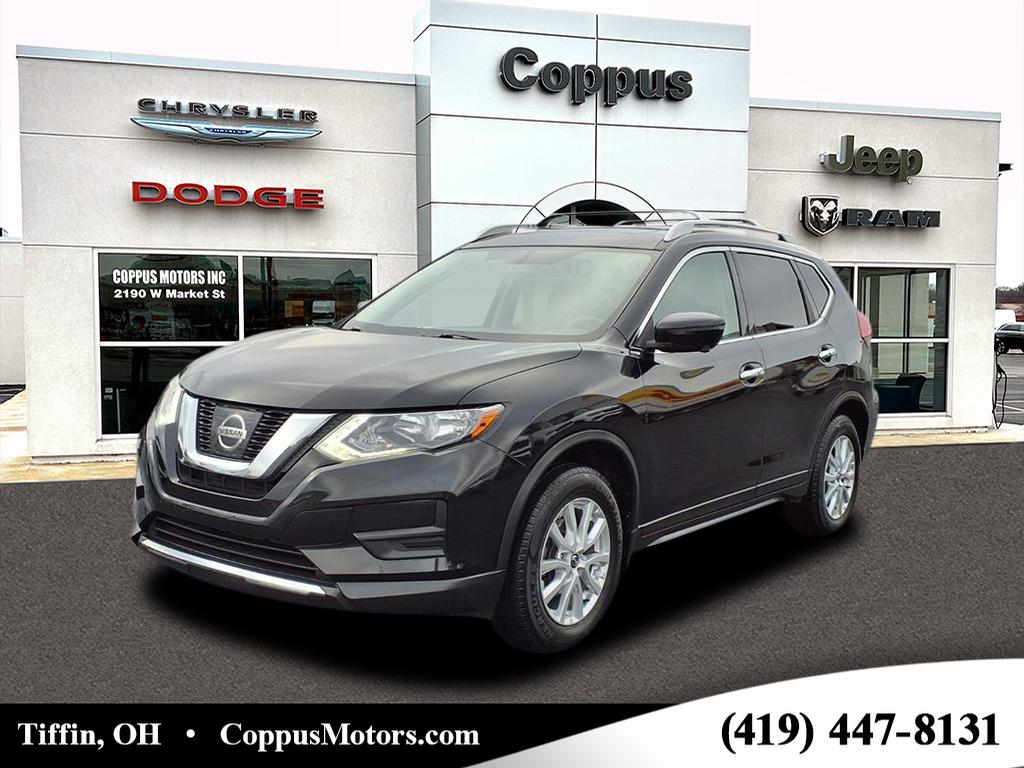 2017 Nissan Rogue SV's photo