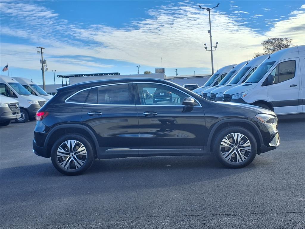 2025 Mercedes Benz GLA 250 4MATIC photo 4