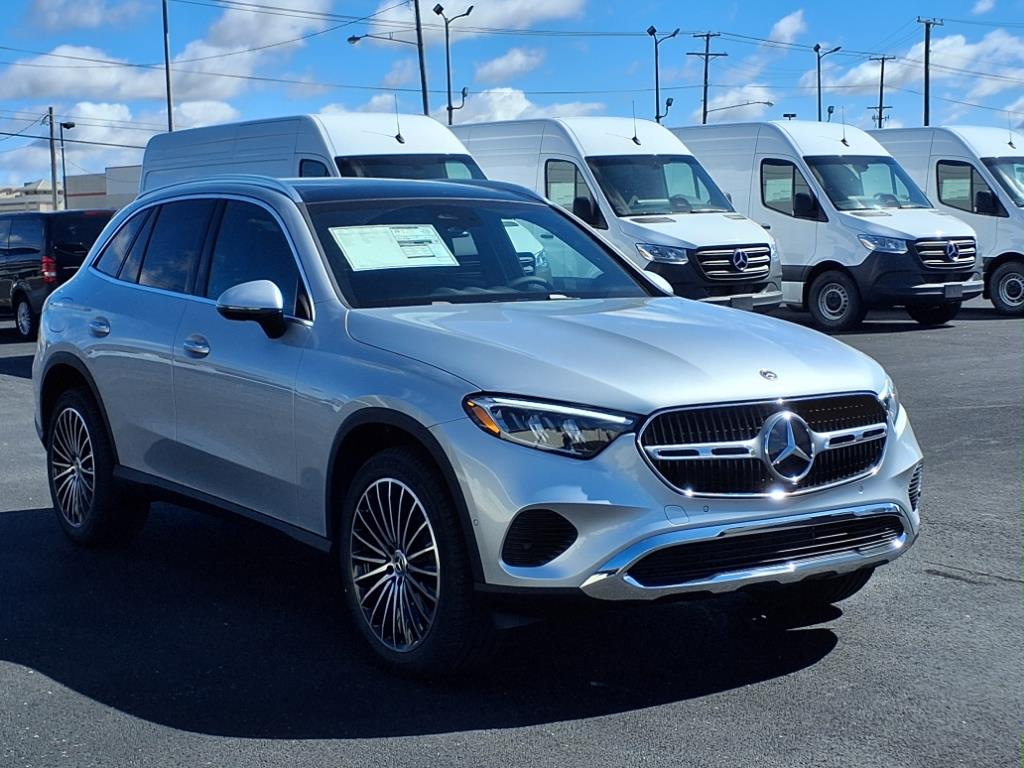 2025 Mercedes Benz GLS AMG 63 4MATIC photo 3