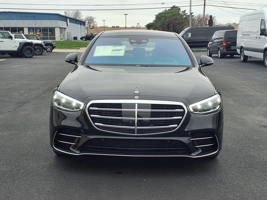 2025 Mercedes Benz S 450 580 4MATIC photo 2
