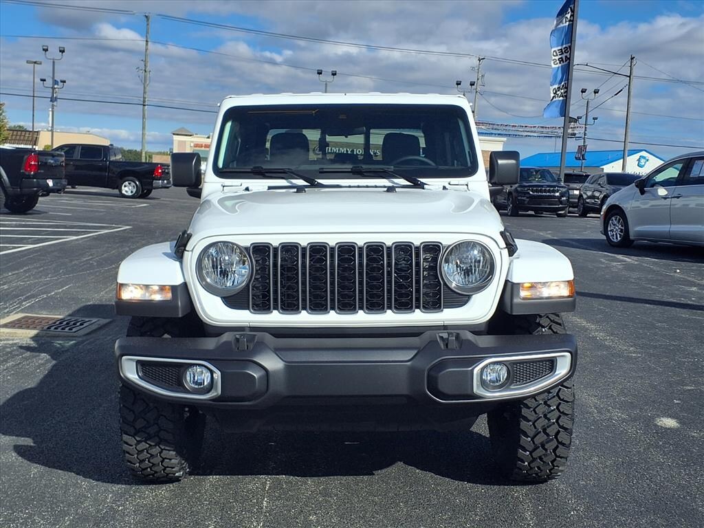 New 2025 Jeep Gladiator Sport Truck Crew Cab