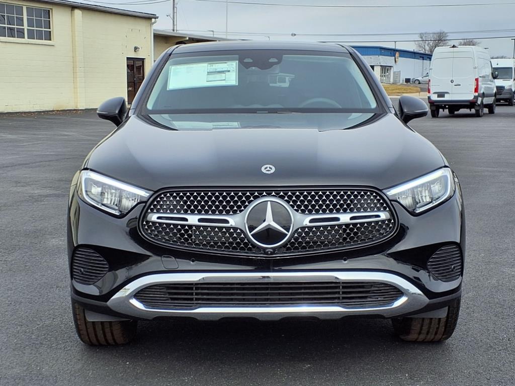 2025 Mercedes Benz GLC 300 photo 2
