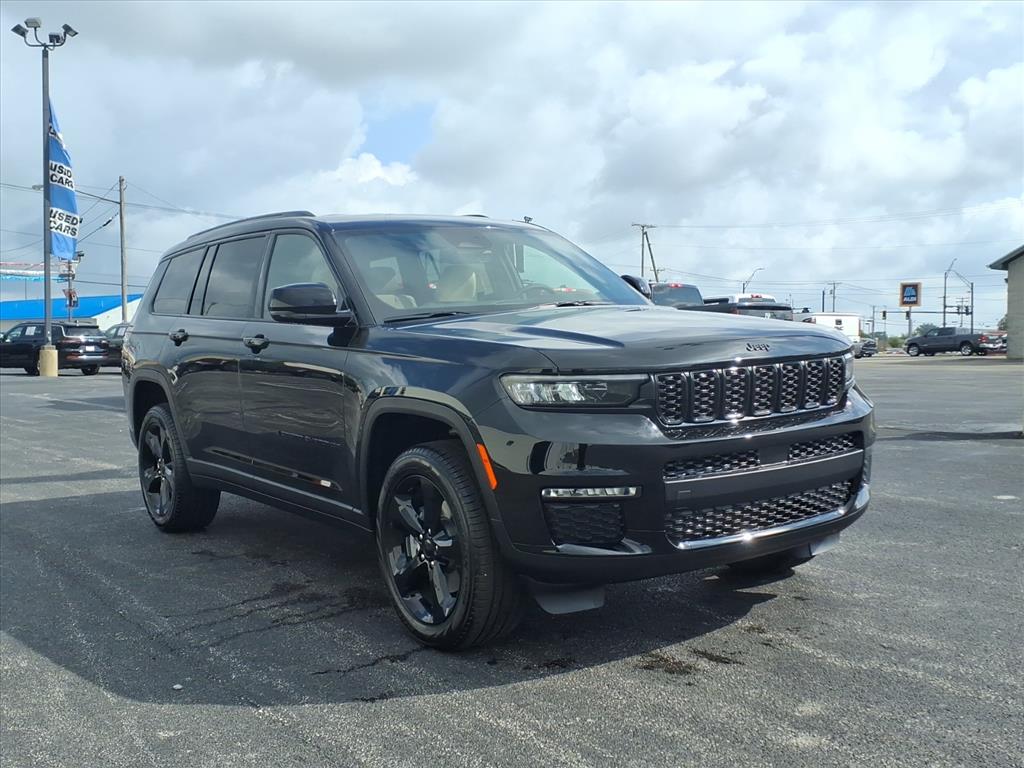 2025 Jeep Grand Cherokee Limited photo 2