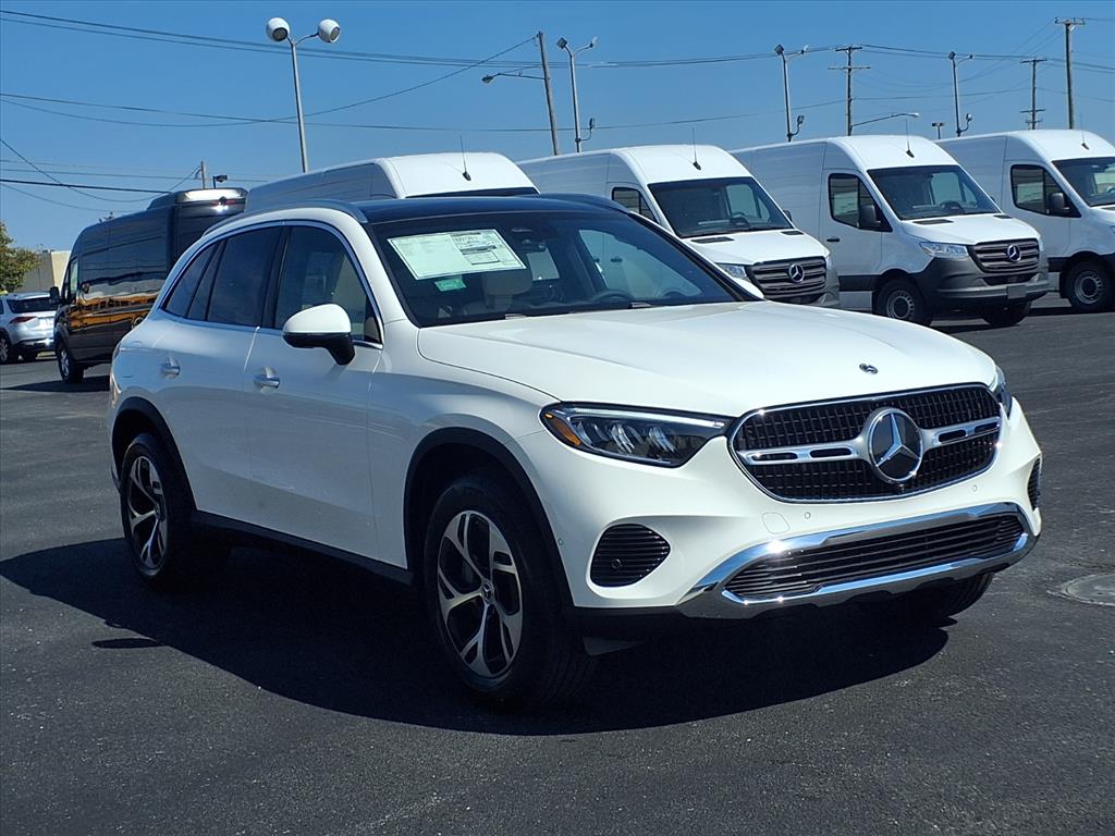 2026 Mercedes Benz GLC 350e 4MATIC photo 3