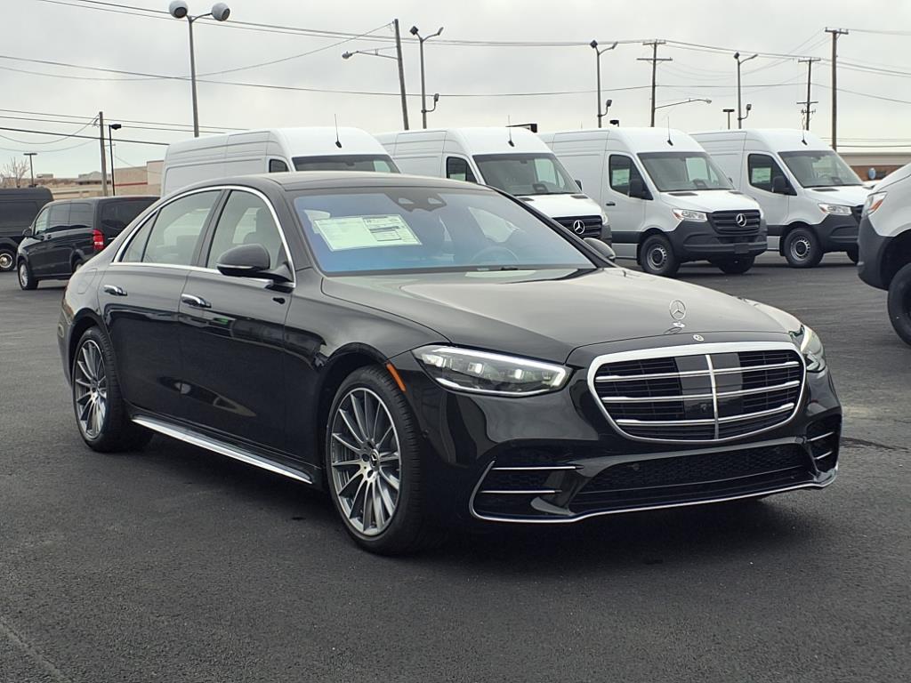 2025 Mercedes Benz S 450 580 4MATIC photo 3