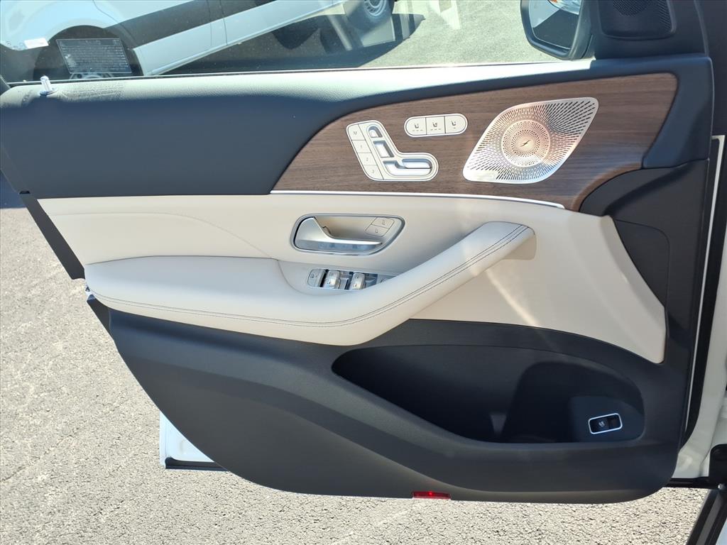 2026 Mercedes-Benz GLS Base - Photo 16