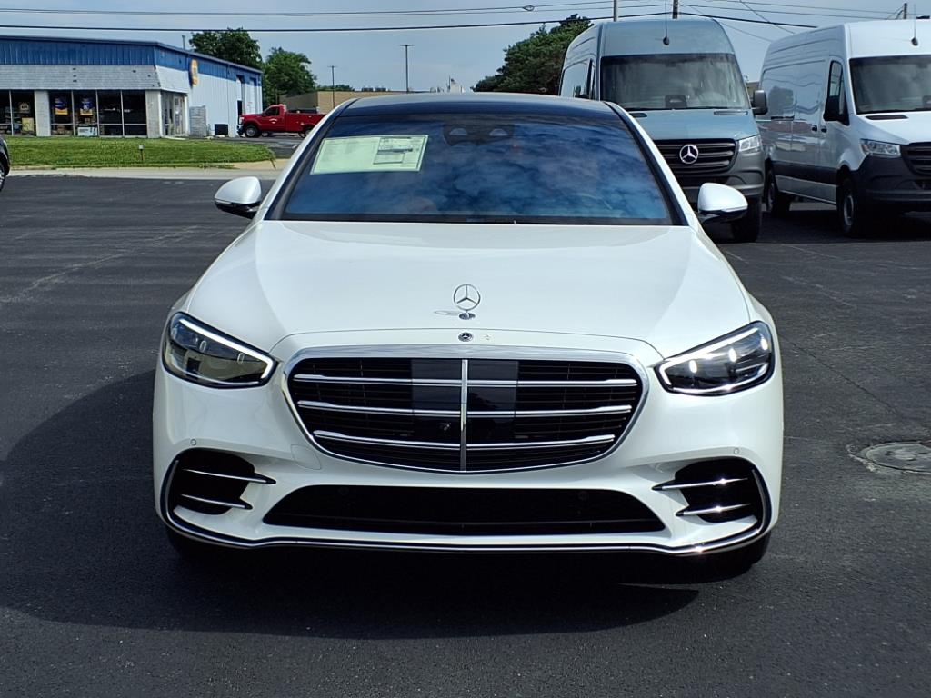 2025 Mercedes Benz S 450 580 4MATIC photo 2