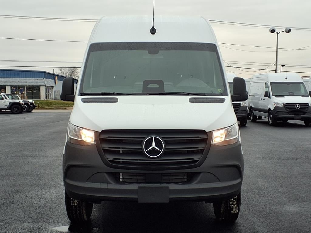 New 2025 Mercedes-Benz Sprinter 2500 Standard Roof 4-Cyl Diesel Van Cargo Van