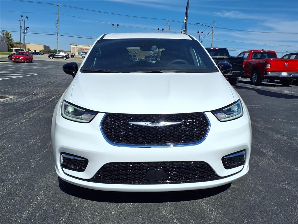 New 2026 Chrysler Pacifica Select Van Passenger Van