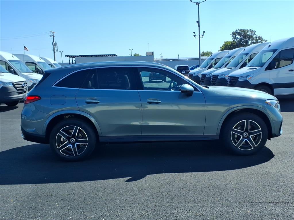 2026 Mercedes Benz GLC 350e 4MATIC photo 4