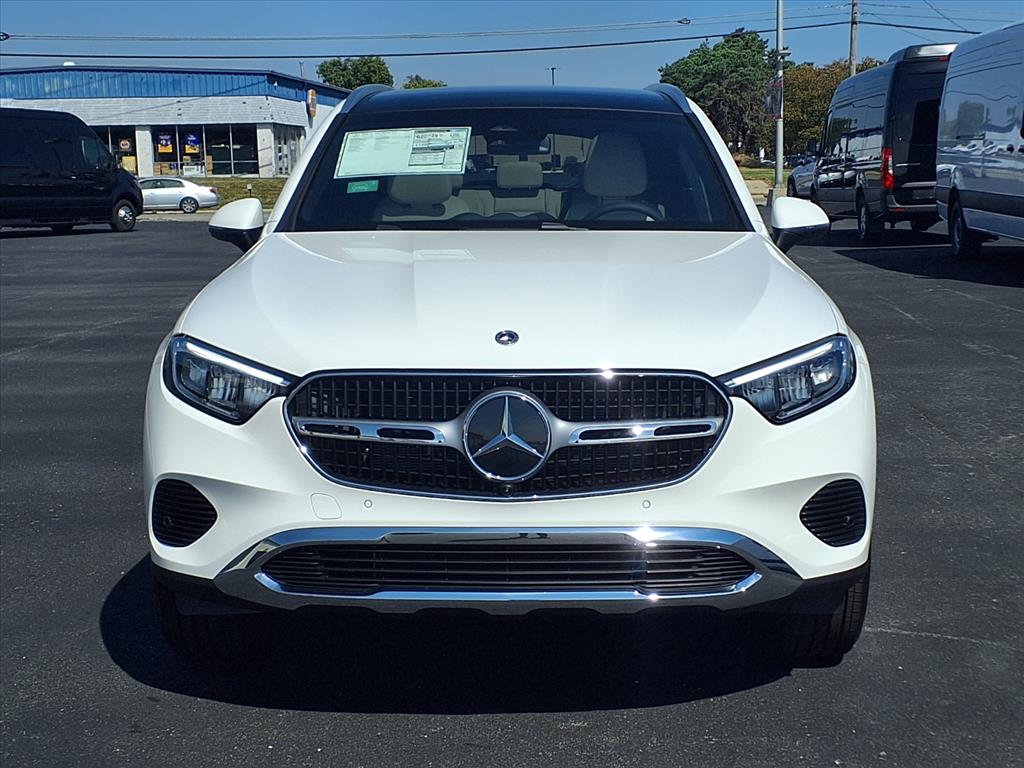 2026 Mercedes Benz GLC 350e 4MATIC photo 2