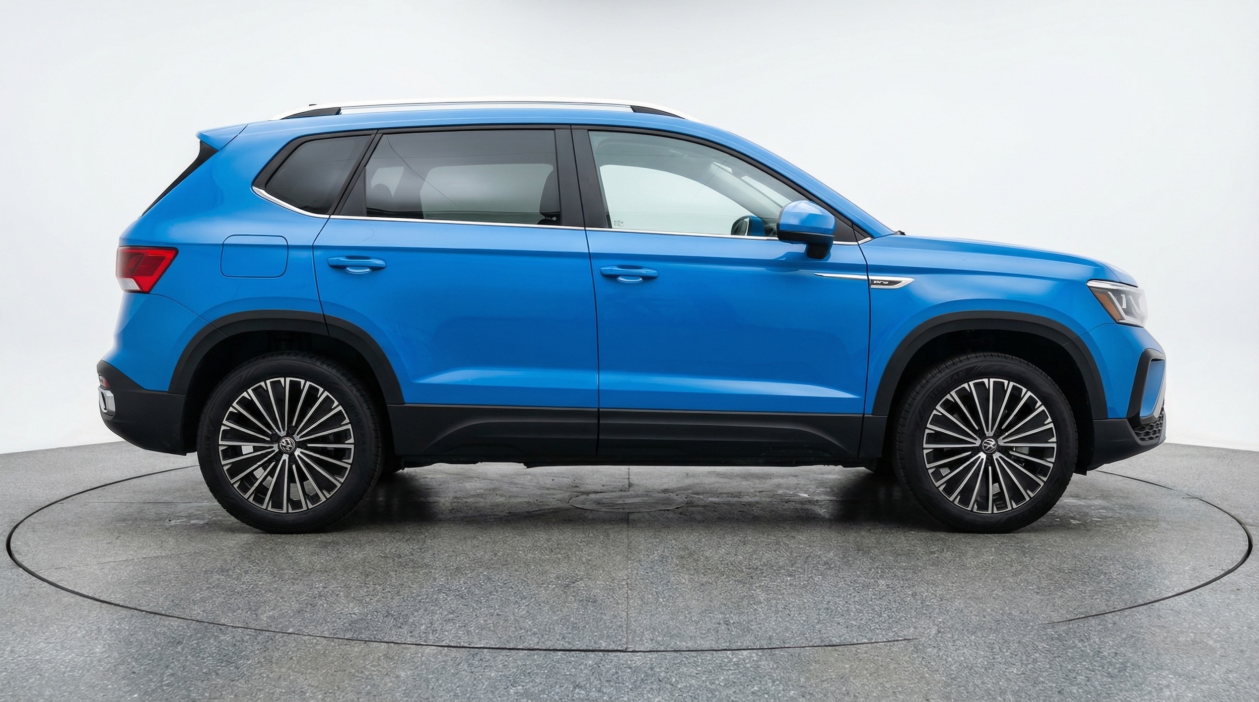 Thumbnail: 2025 Volkswagen Taos - 8