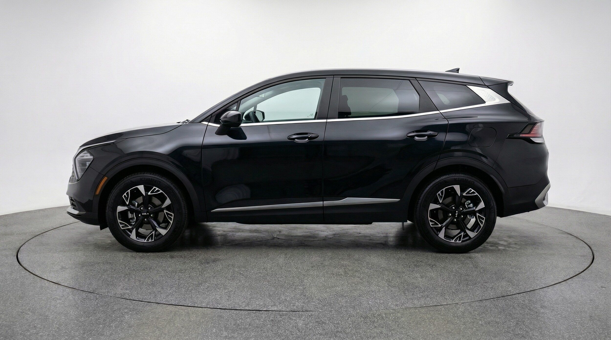 Thumbnail: 2025 Kia Sportage - 4