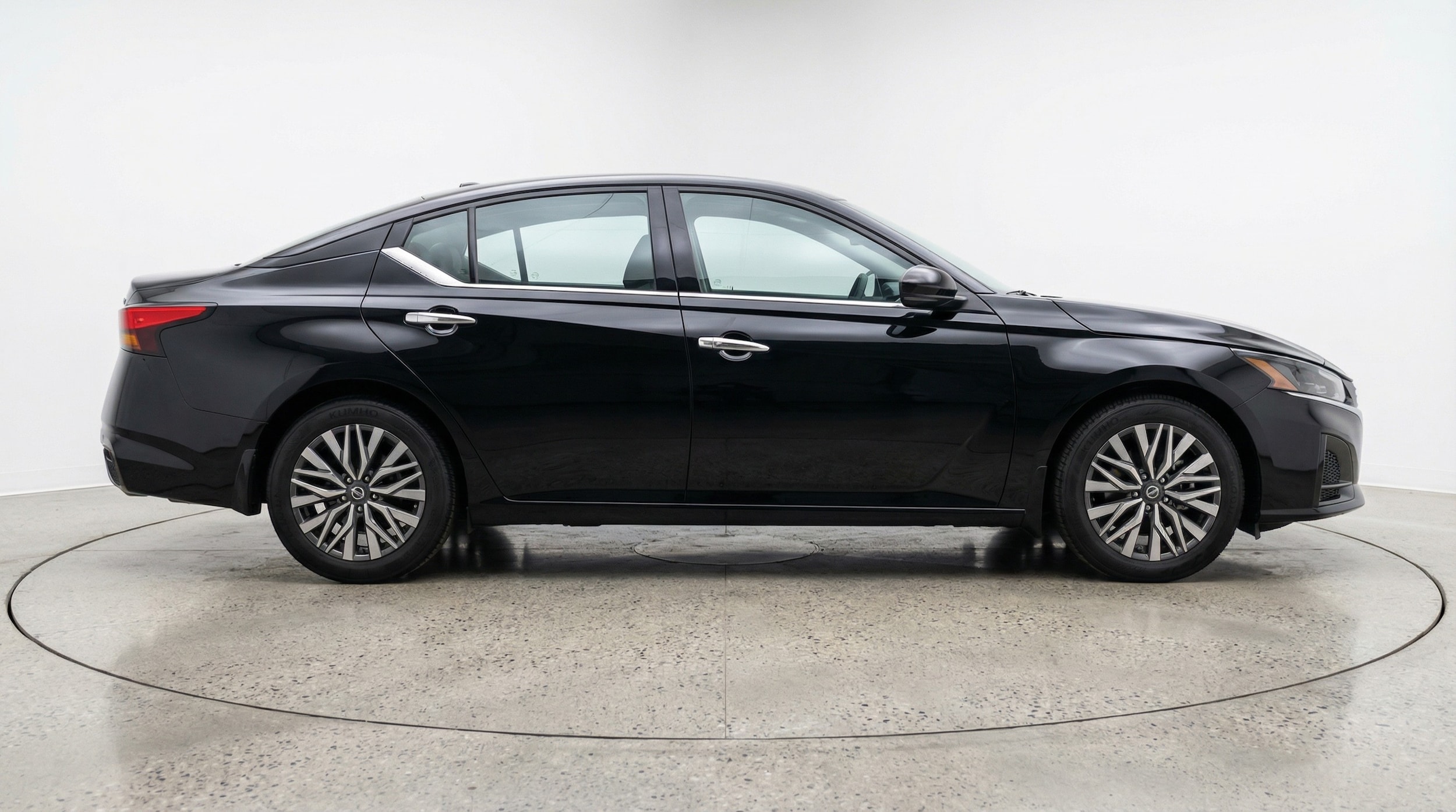 Thumbnail: 2025 Nissan Altima - 8