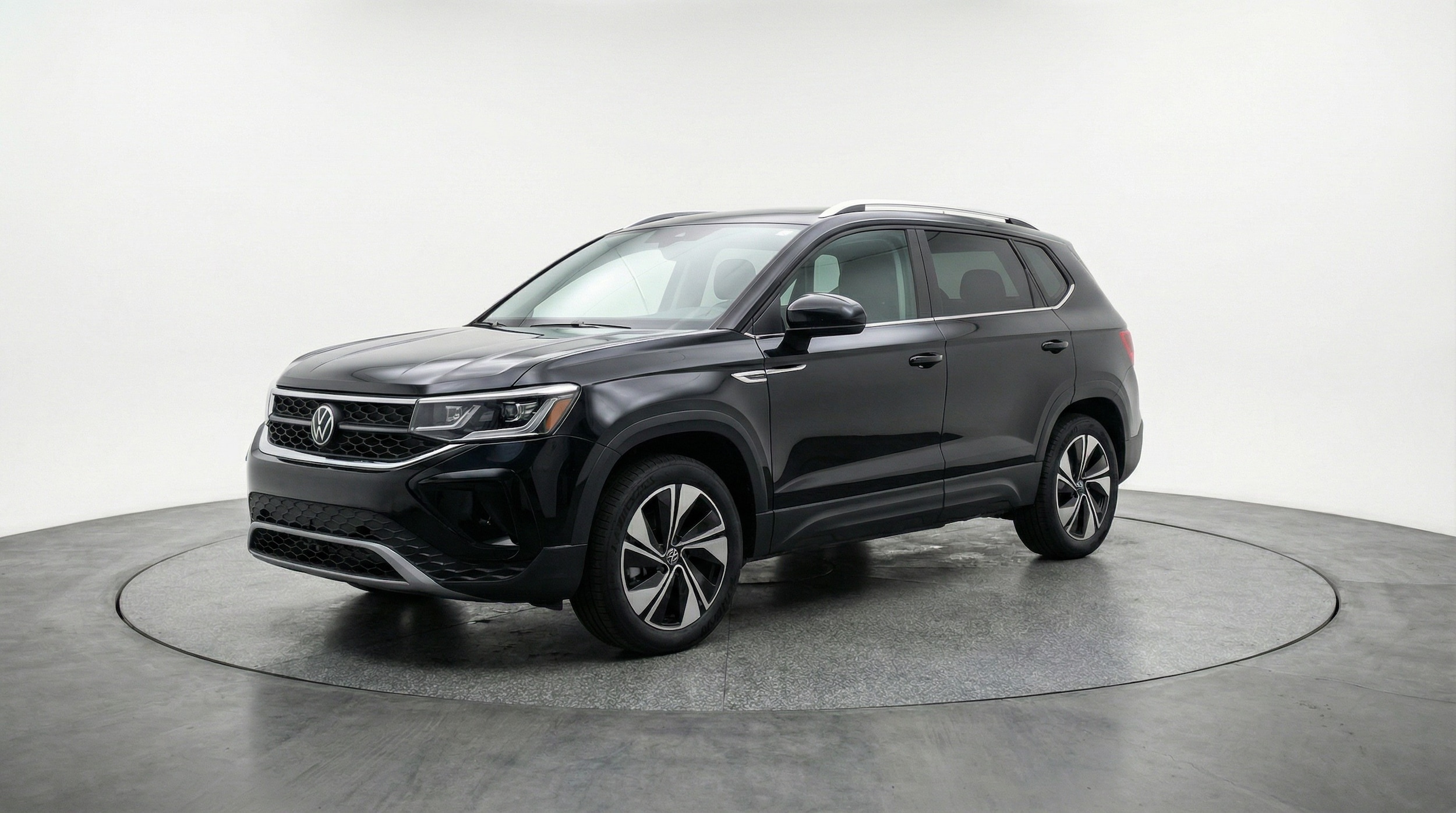 Thumbnail: 2025 Volkswagen Taos - 3