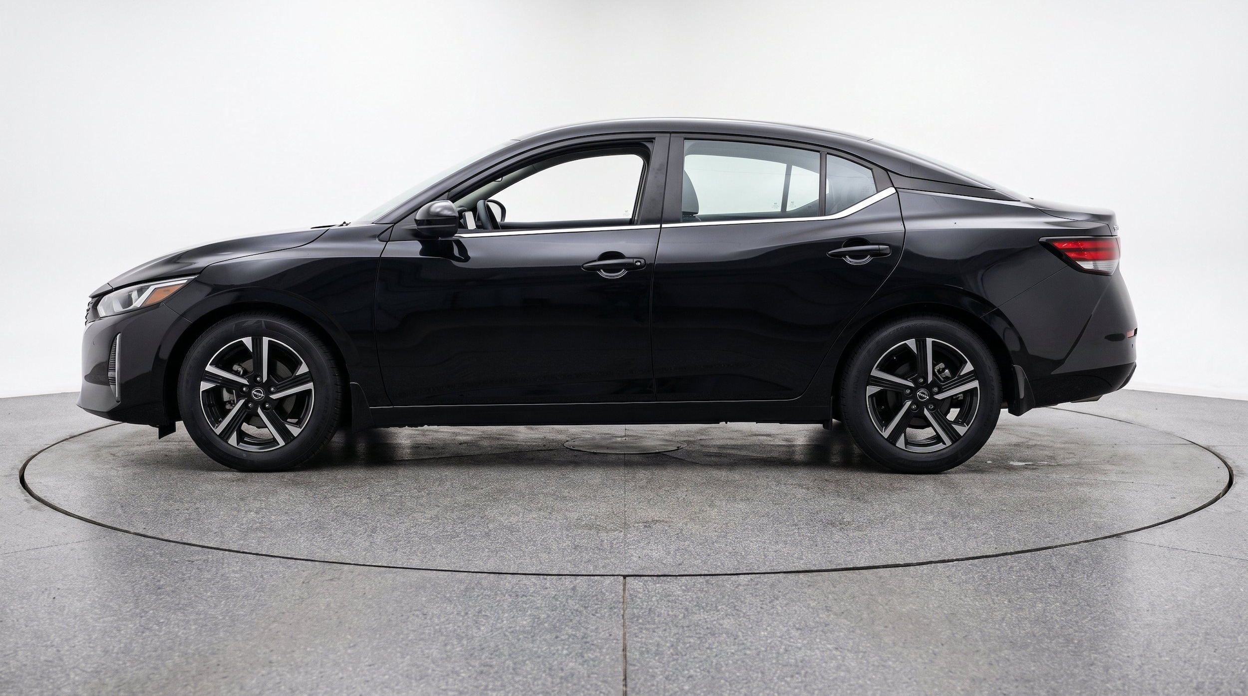 Thumbnail: 2025 Nissan Sentra - 5
