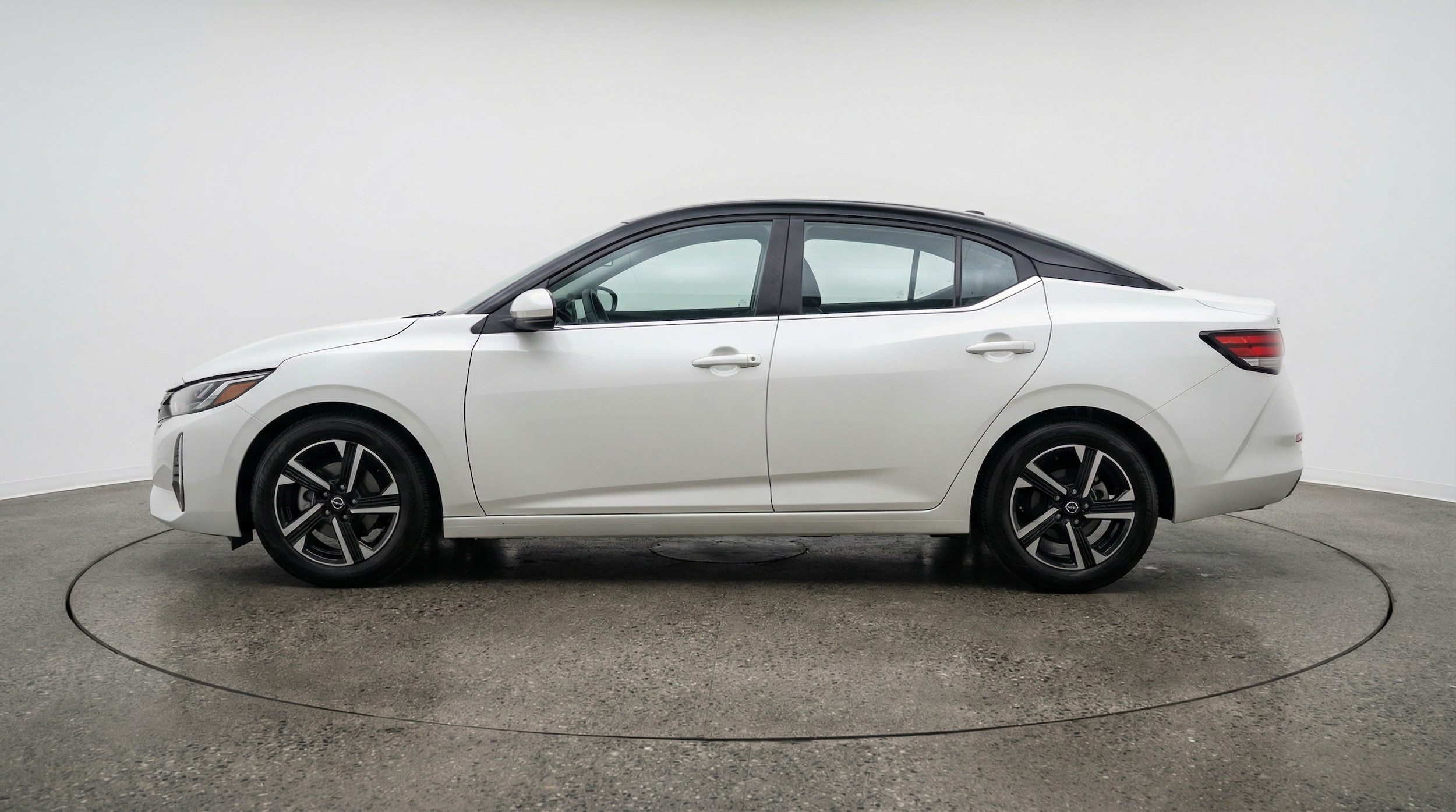 Thumbnail: 2025 Nissan Sentra - 4