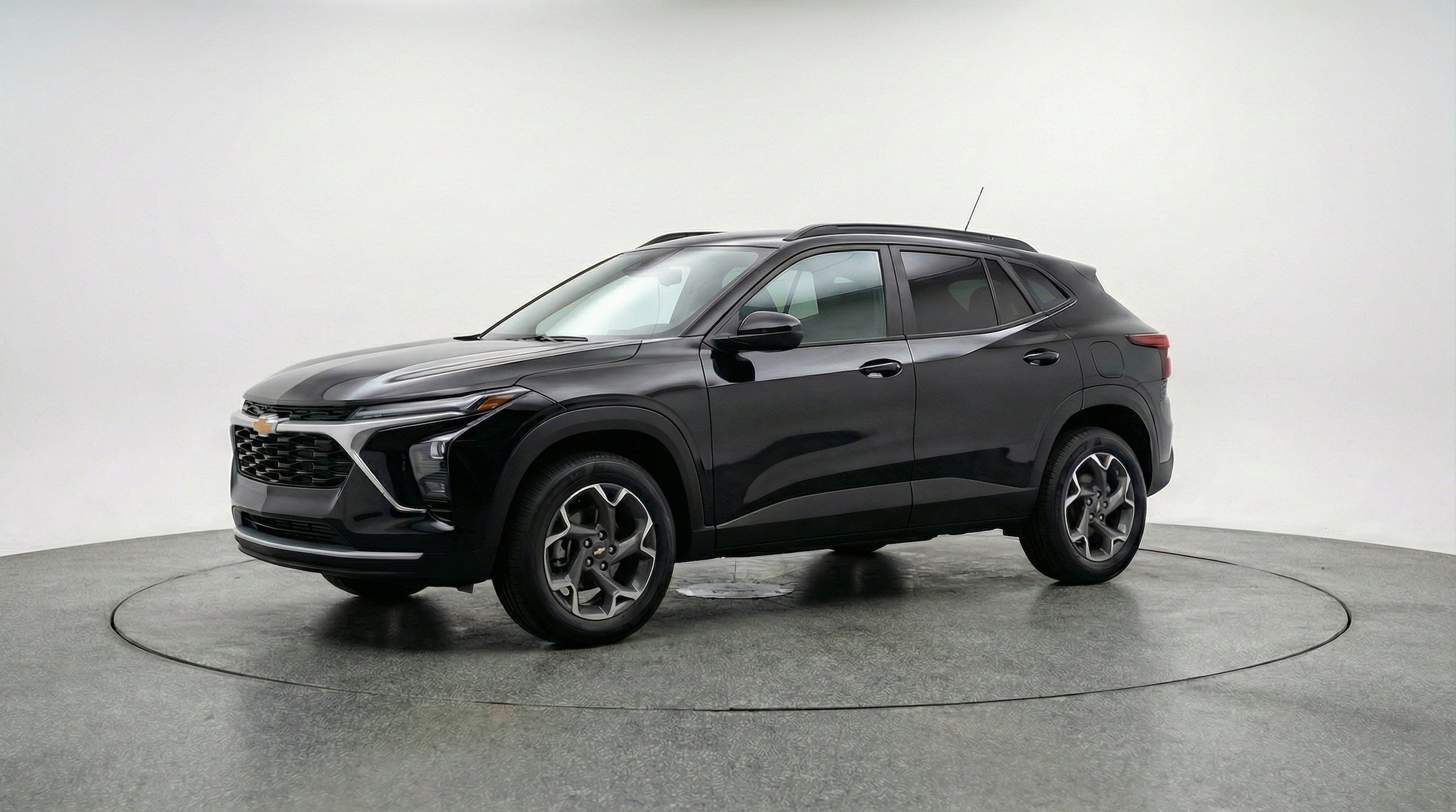 Thumbnail: 2025 Chevrolet Trax - 3