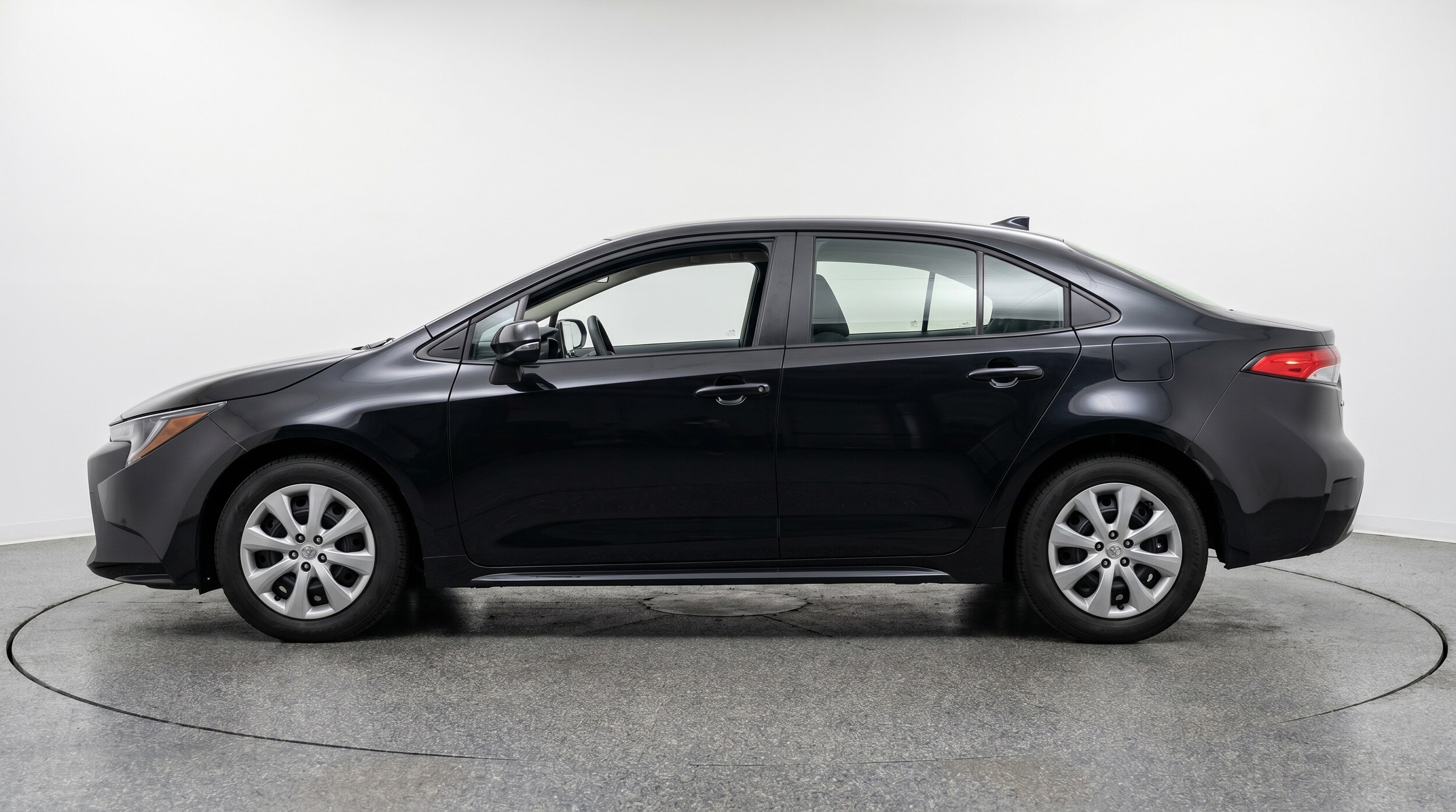 Thumbnail: 2025 Toyota Corolla - 4