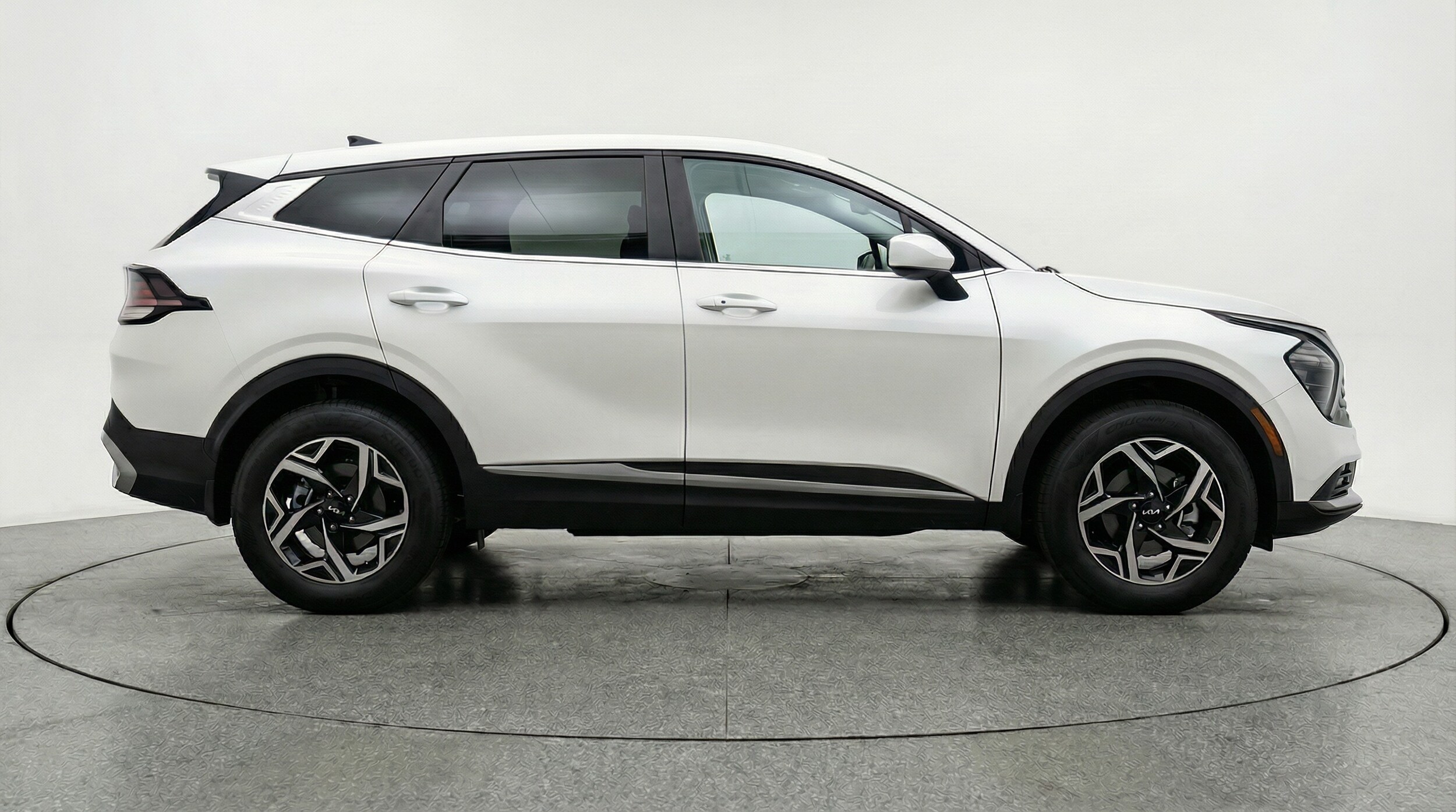 Thumbnail: 2025 Kia Sportage - 8