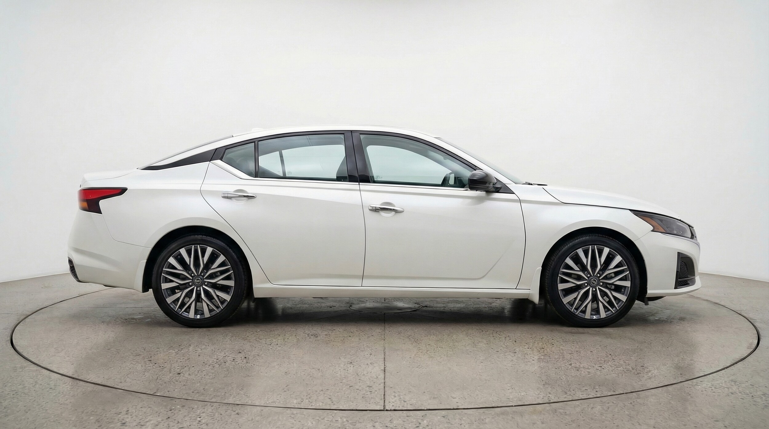 Thumbnail: 2025 Nissan Altima - 8