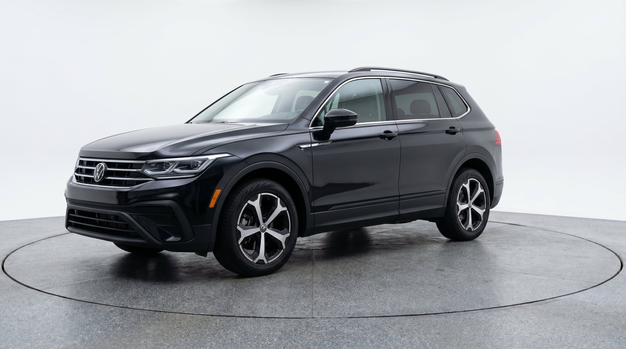 Thumbnail: 2026 Volkswagen Tiguan - 3